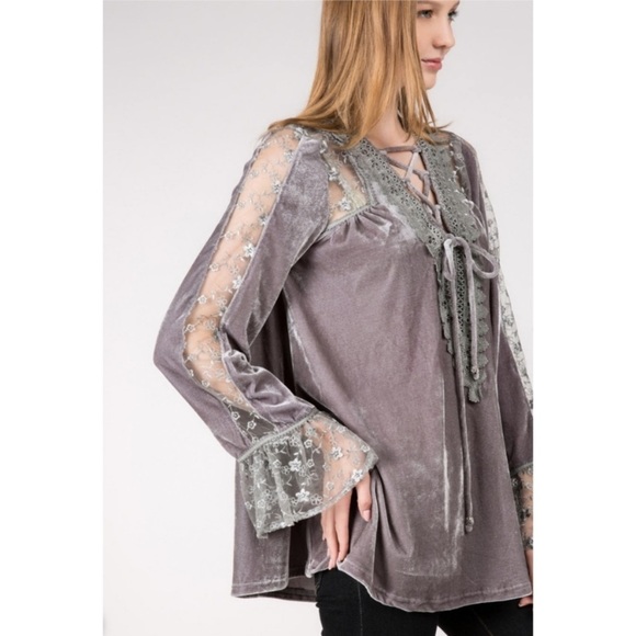 🖤LAST1️⃣🖤New Gorgeous POL Gray Velvet Top With Lace Adorned Appliqué - Picture 3 of 6